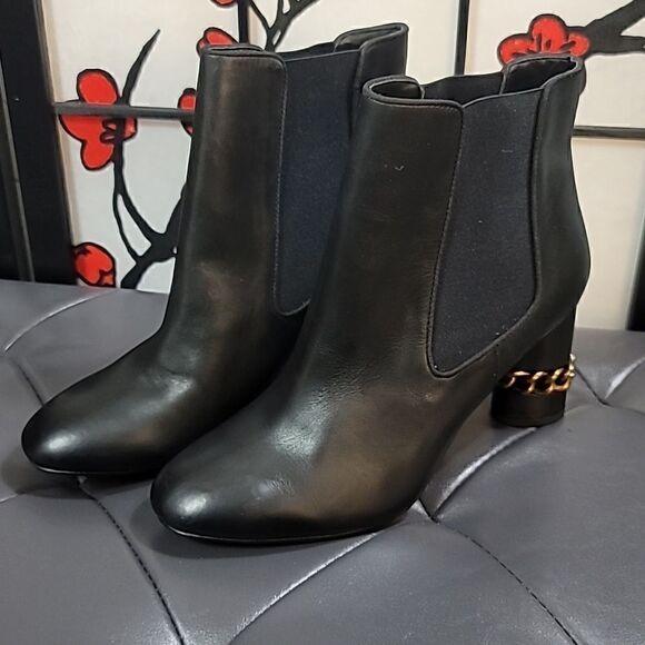 KURT GEIGER LONDON Raquel Chain Detail Block Heel Ankle Boots - Picture 2 of 15